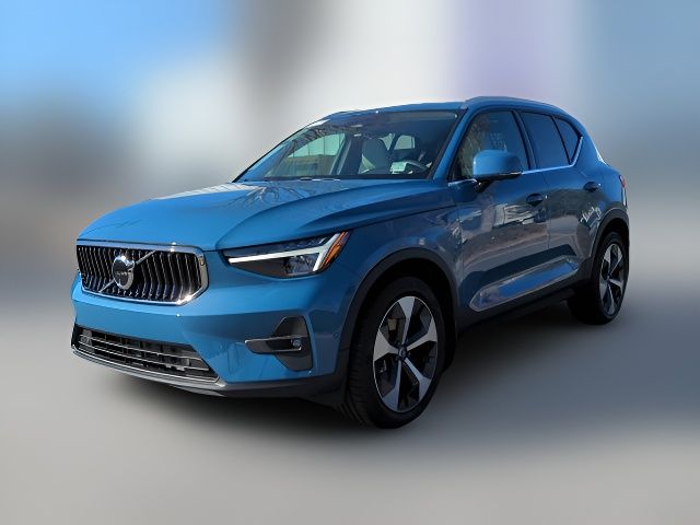 2025 Volvo XC40 Plus Bright Theme