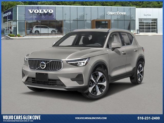 2025 Volvo XC40 Plus Bright Theme