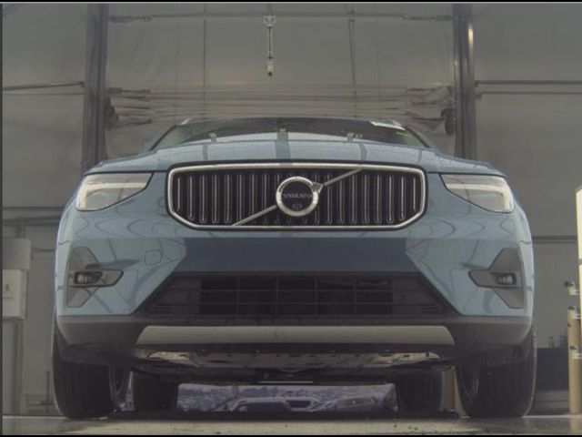 2025 Volvo XC40 Plus Bright Theme