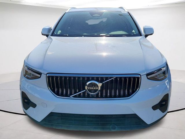 2025 Volvo XC40 Plus Bright Theme