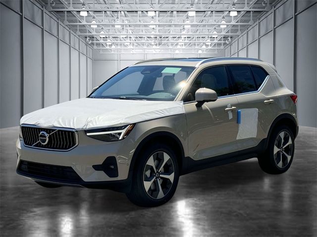 2025 Volvo XC40 Plus Bright Theme