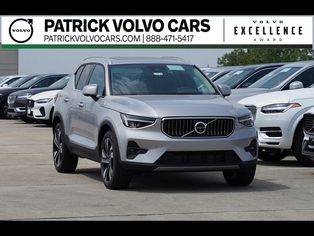 2025 Volvo XC40 Plus Bright Theme