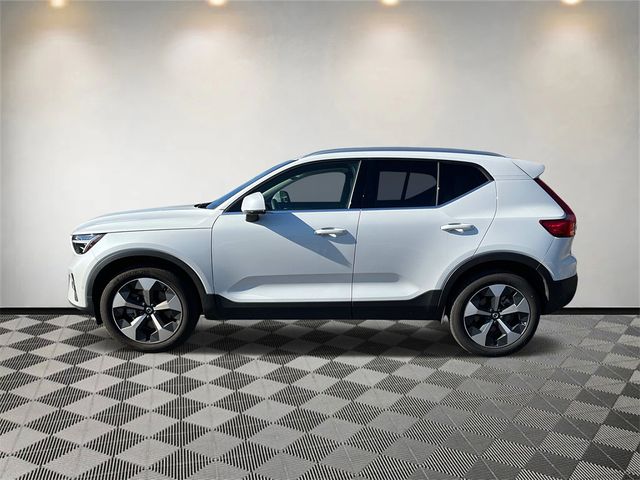 2025 Volvo XC40 Plus Bright Theme