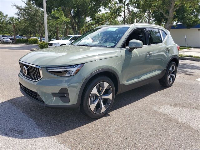 2025 Volvo XC40 Plus Bright Theme