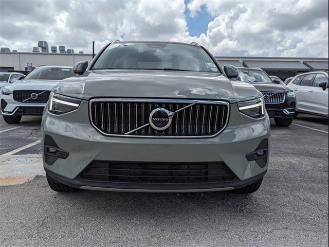 2025 Volvo XC40 Plus Bright Theme