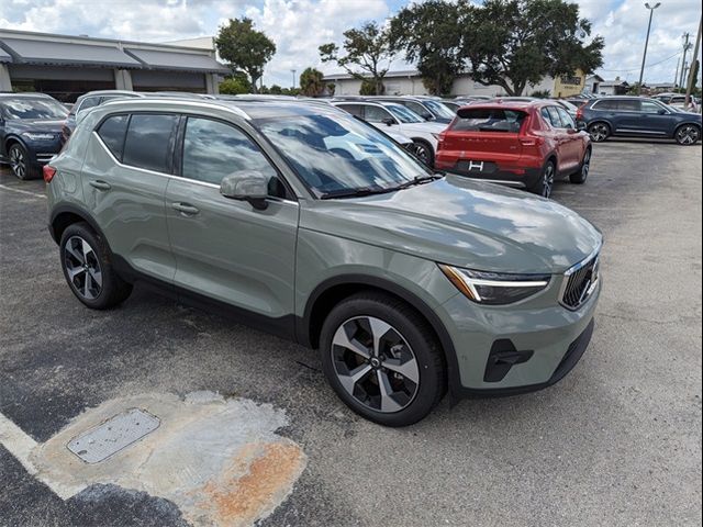 2025 Volvo XC40 Plus Bright Theme