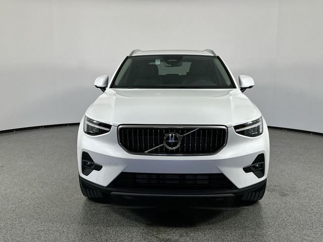 2025 Volvo XC40 Plus Bright Theme