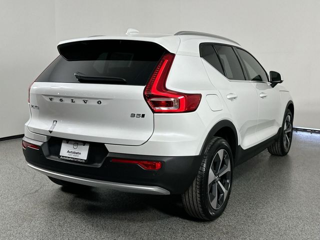 2025 Volvo XC40 Plus Bright Theme