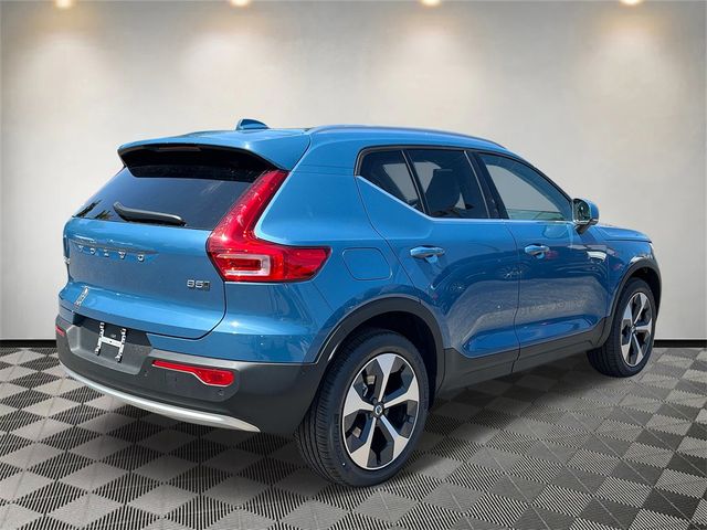 2025 Volvo XC40 Plus Bright Theme