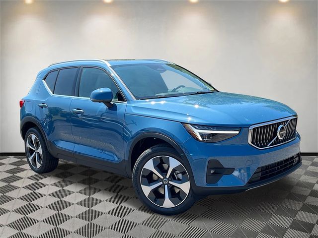 2025 Volvo XC40 Plus Bright Theme