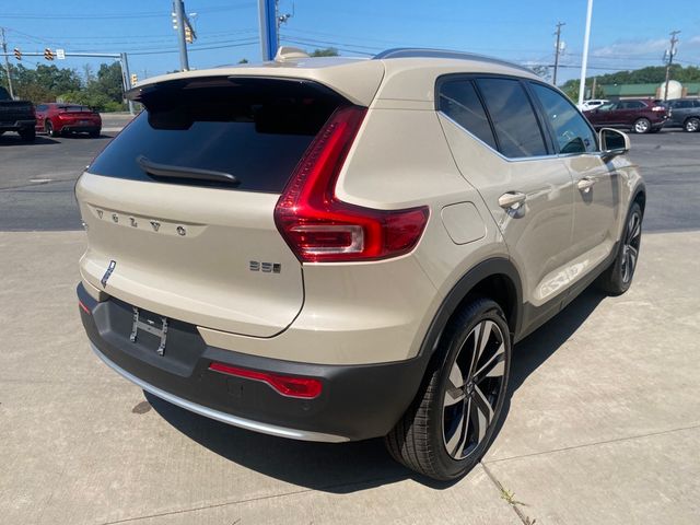 2025 Volvo XC40 Plus Bright Theme