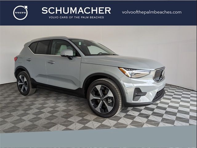 2025 Volvo XC40 Plus Bright Theme