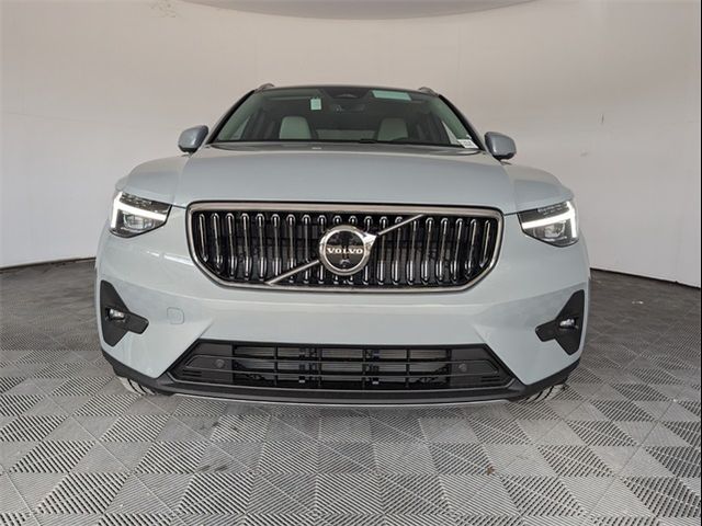 2025 Volvo XC40 Plus Bright Theme