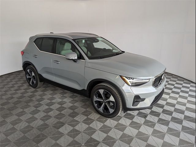 2025 Volvo XC40 Plus Bright Theme