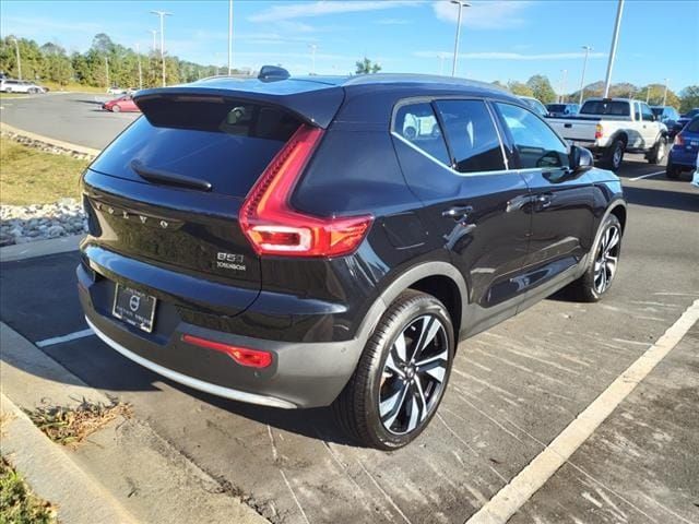 2025 Volvo XC40 Plus Bright Theme