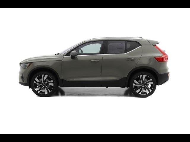 2025 Volvo XC40 Plus Bright Theme