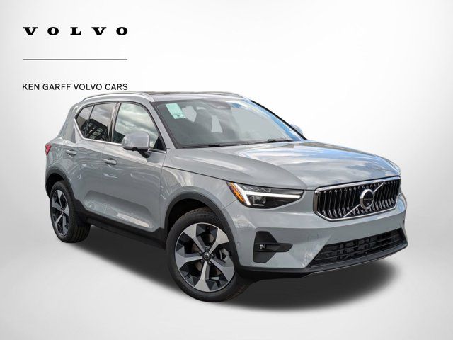 2025 Volvo XC40 Plus Bright Theme