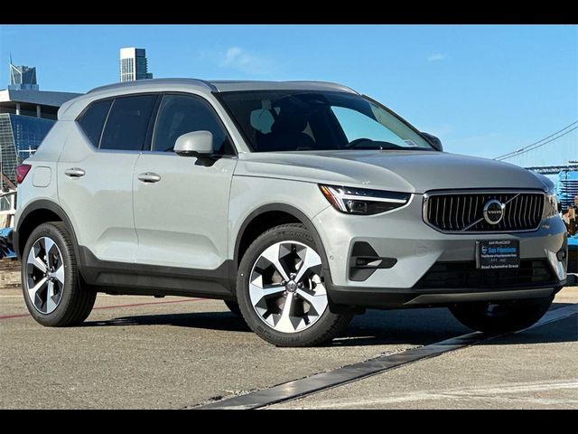 2025 Volvo XC40 Plus Bright Theme