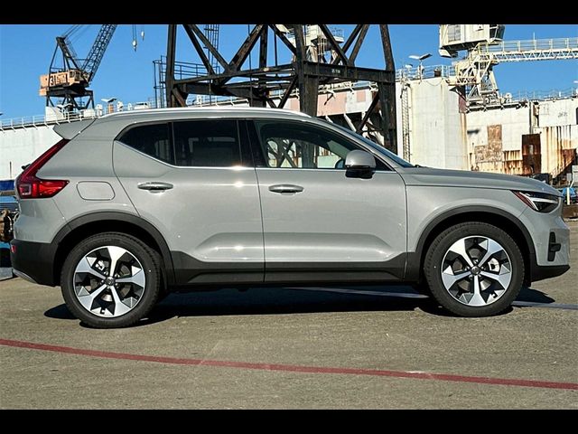 2025 Volvo XC40 Plus Bright Theme