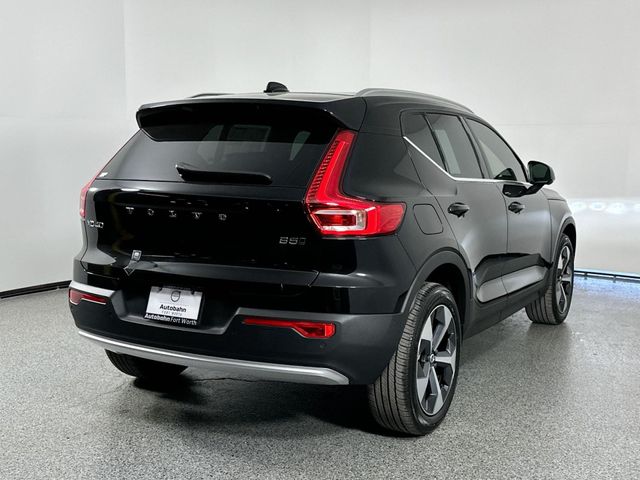 2025 Volvo XC40 Plus Bright Theme