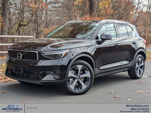 2025 Volvo XC40 Plus Bright Theme