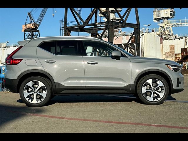 2025 Volvo XC40 Plus Bright Theme