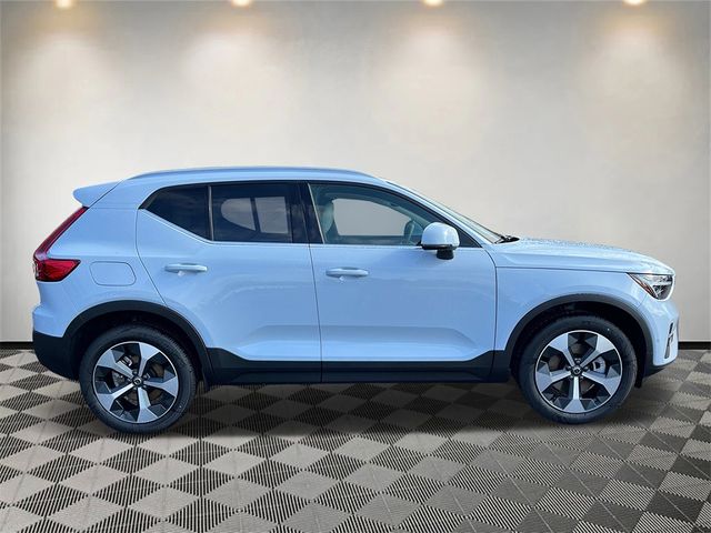 2025 Volvo XC40 Plus Bright Theme