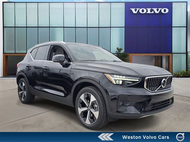 2025 Volvo XC40 Plus Bright Theme