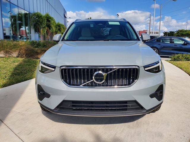 2025 Volvo XC40 Plus Bright Theme