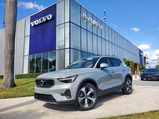 2025 Volvo XC40 Plus Bright Theme