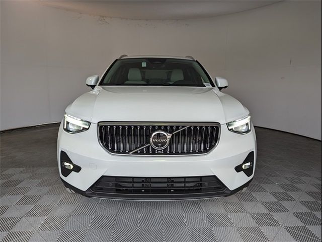 2025 Volvo XC40 Plus Bright Theme