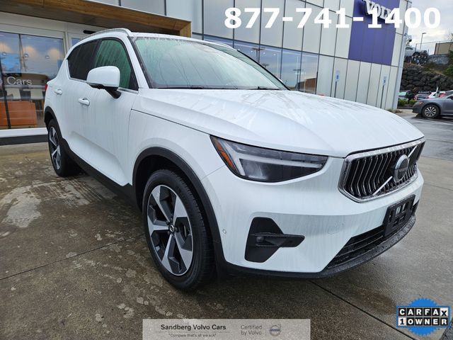 2025 Volvo XC40 Plus Bright Theme
