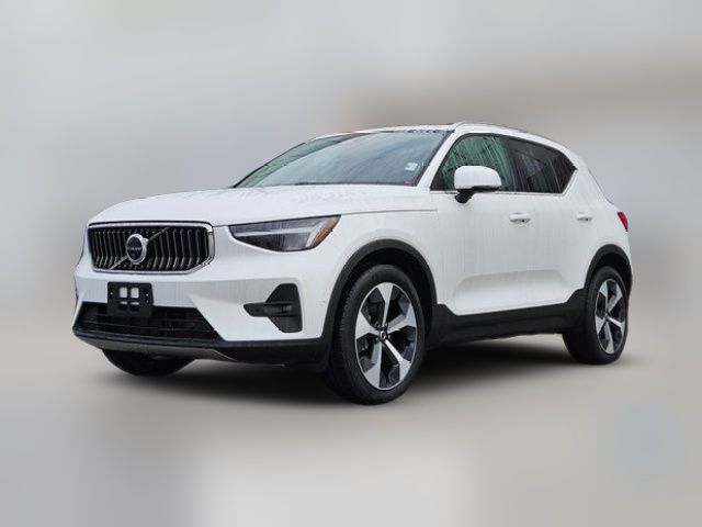 2025 Volvo XC40 Plus Bright Theme