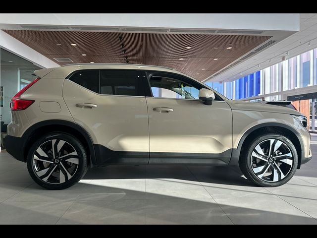 2025 Volvo XC40 Plus Bright Theme