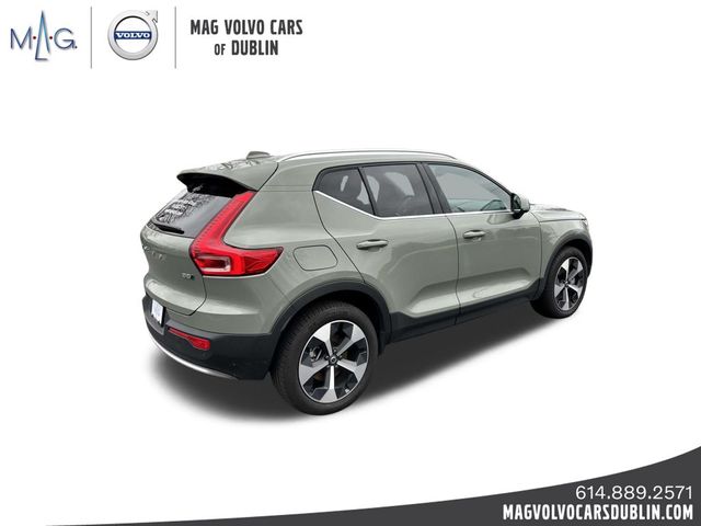 2025 Volvo XC40 Plus Bright Theme