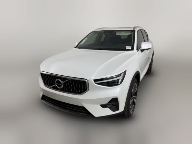 2025 Volvo XC40 Plus Bright Theme