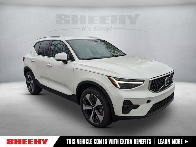 2025 Volvo XC40 Plus Bright Theme