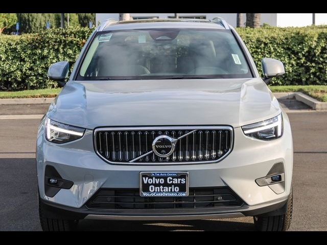 2025 Volvo XC40 Plus Bright Theme