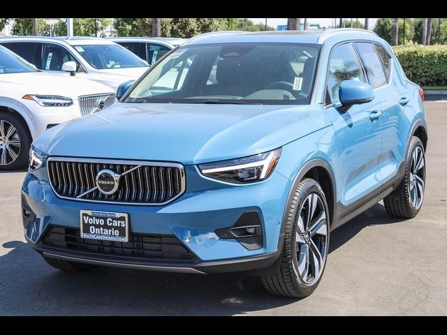 2025 Volvo XC40 Plus Bright Theme