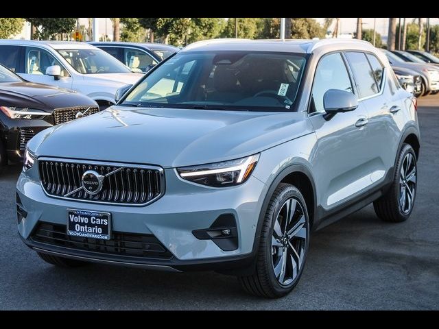 2025 Volvo XC40 Plus Bright Theme