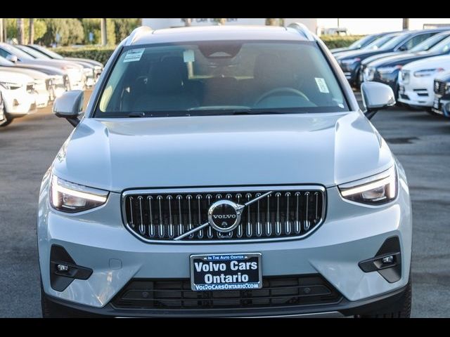 2025 Volvo XC40 Plus Bright Theme