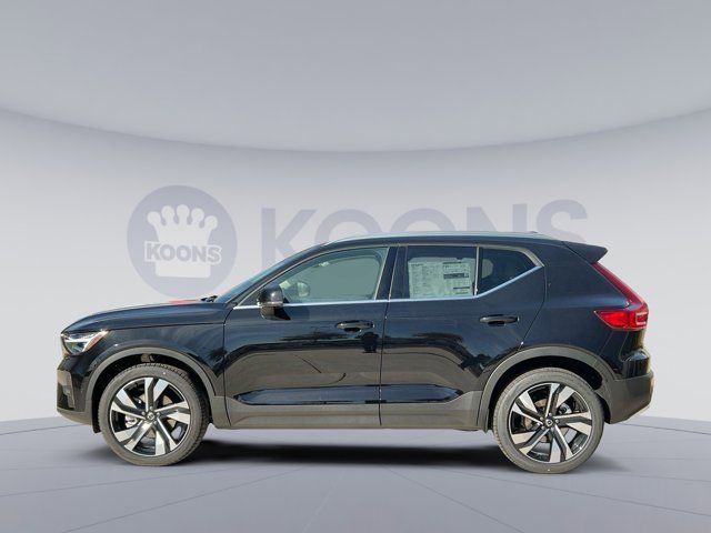 2025 Volvo XC40 Plus Bright Theme