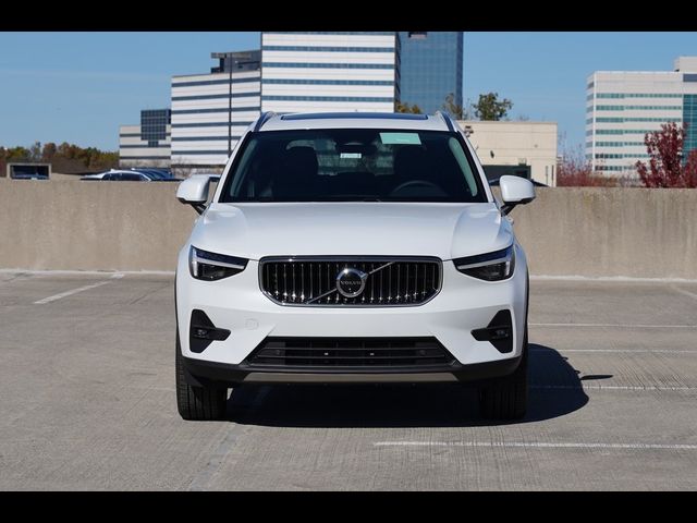 2025 Volvo XC40 Plus Bright Theme