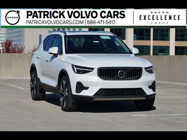 2025 Volvo XC40 Plus Bright Theme