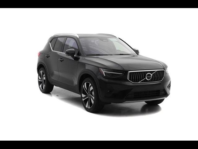 2025 Volvo XC40 Plus Bright Theme