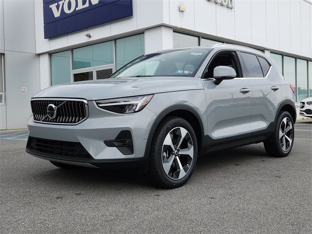 2025 Volvo XC40 Plus Bright Theme