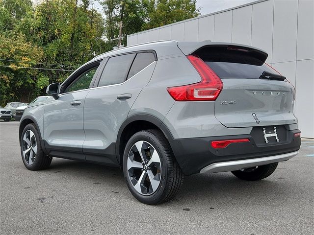 2025 Volvo XC40 Plus Bright Theme