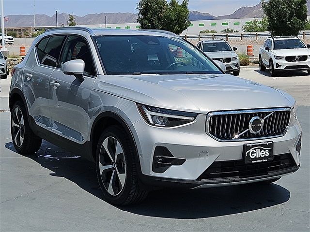 2025 Volvo XC40 Plus Bright Theme