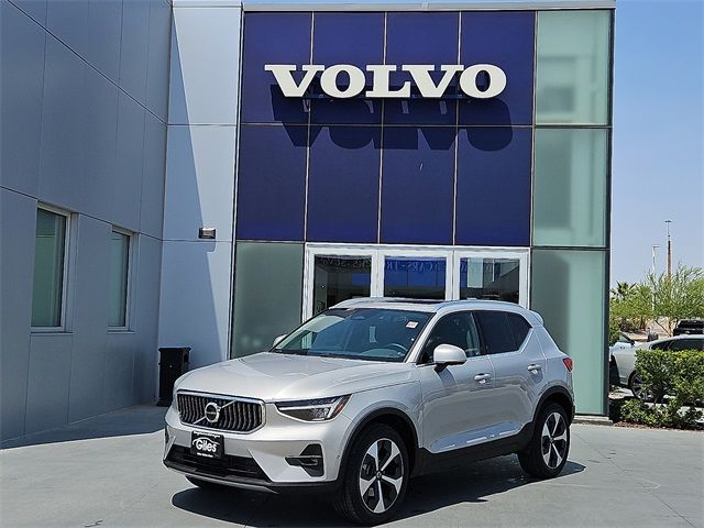 2025 Volvo XC40 Plus Bright Theme