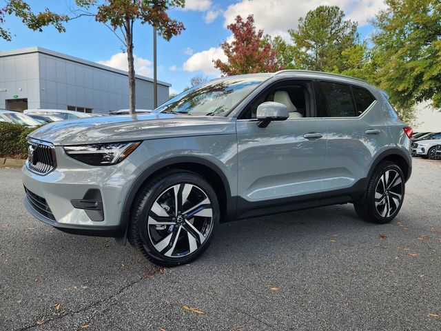 2025 Volvo XC40 Plus Bright Theme